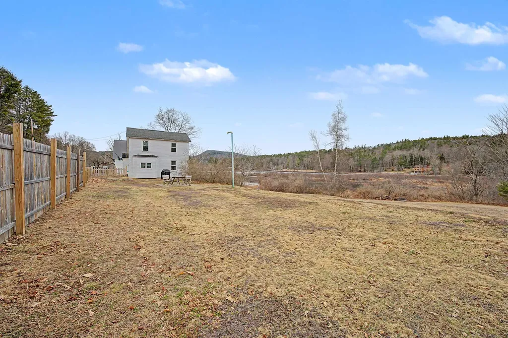 88 Cash Street Croydon NH 03773