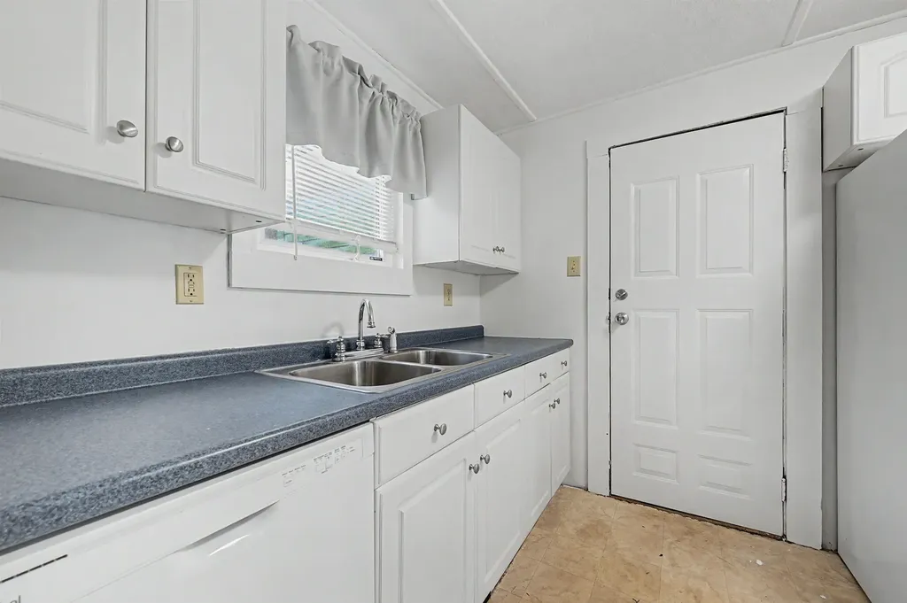 88 Cash Street Croydon NH 03773