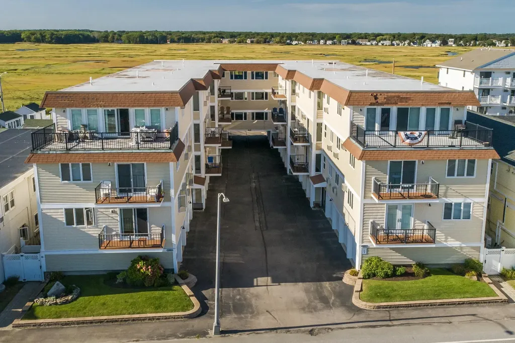 407 Ocean Boulevard Hampton NH 03842