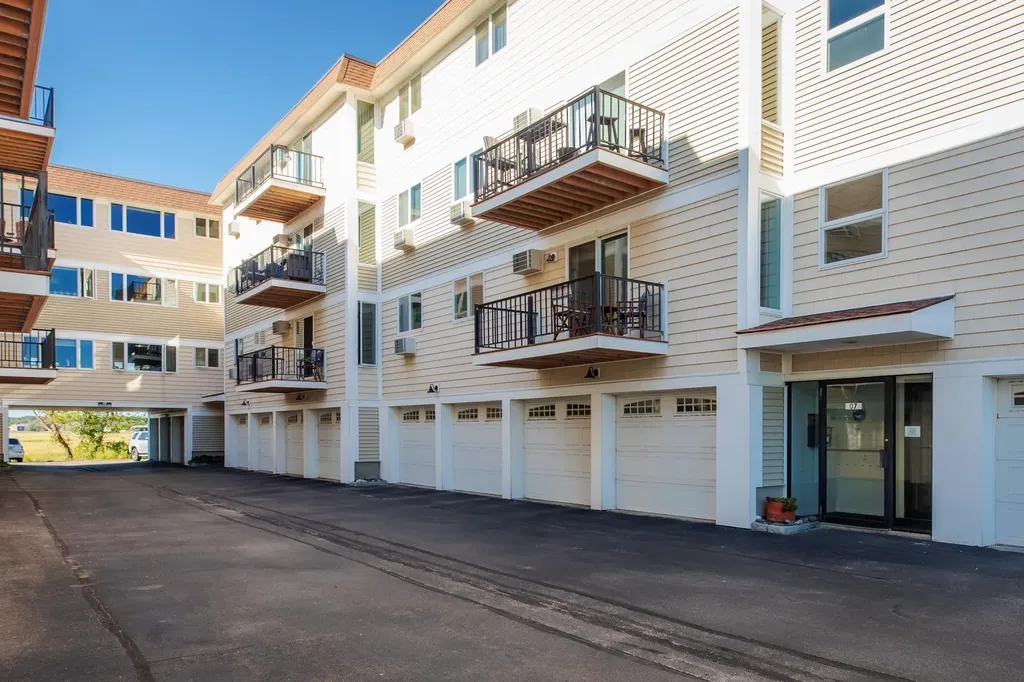 407 Ocean Boulevard Hampton NH 03842