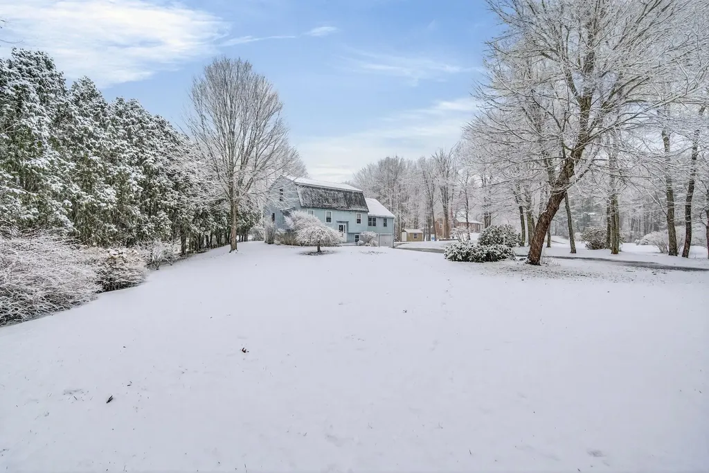 218 Old Turnpike Road Northwood NH 03261