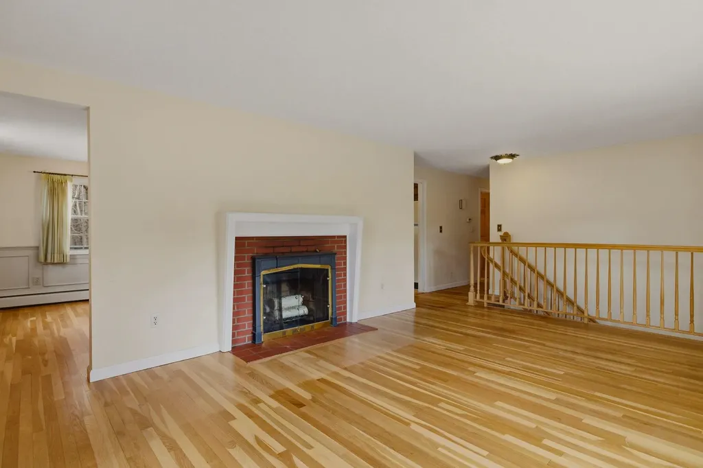 6 Alden Avenue North Hampton NH 03862