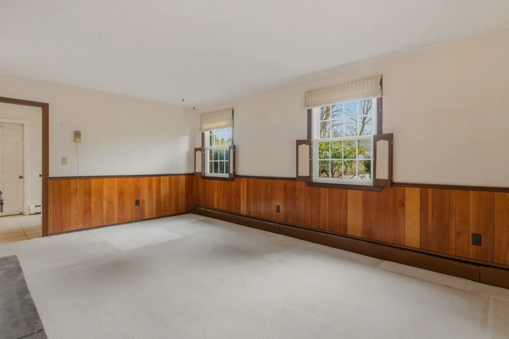 6 Alden Avenue North Hampton NH 03862