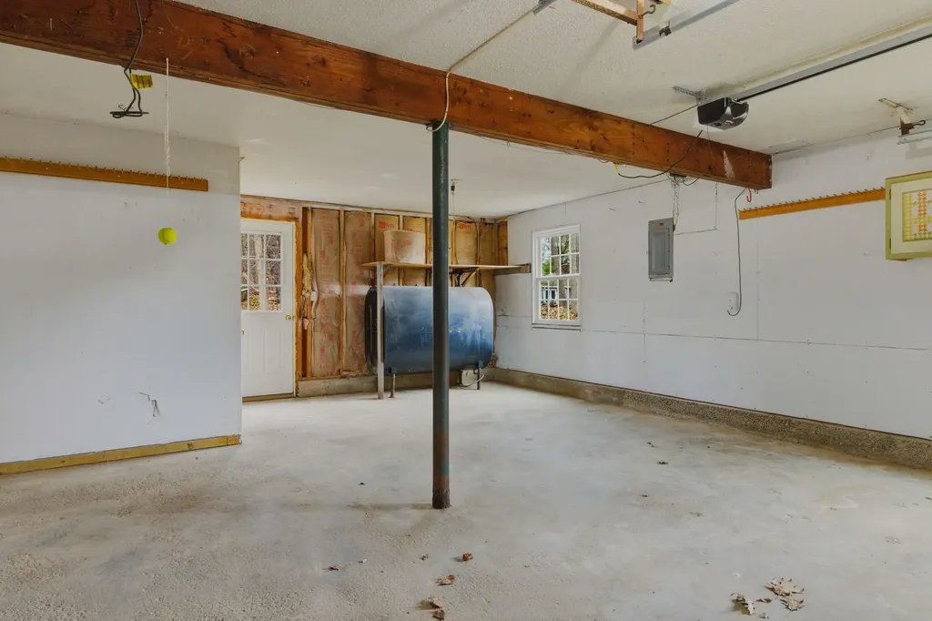 6 Alden Avenue North Hampton NH 03862