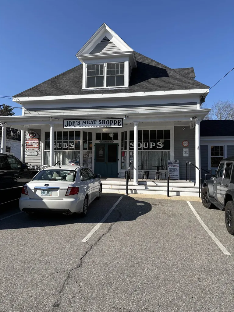 6 Alden Avenue North Hampton NH 03862