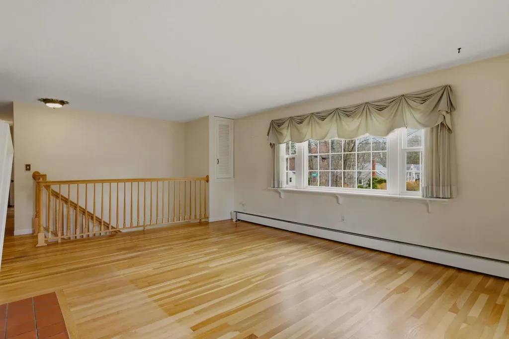 6 Alden Avenue North Hampton NH 03862