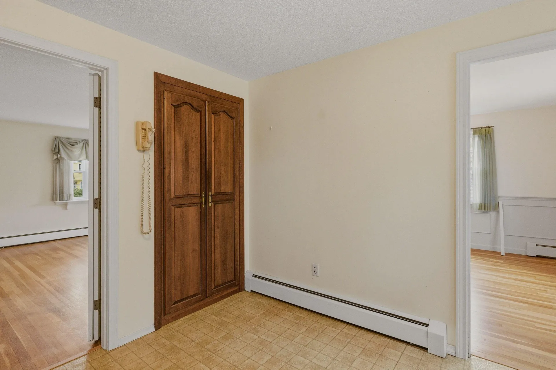 6 Alden Avenue North Hampton NH 03862