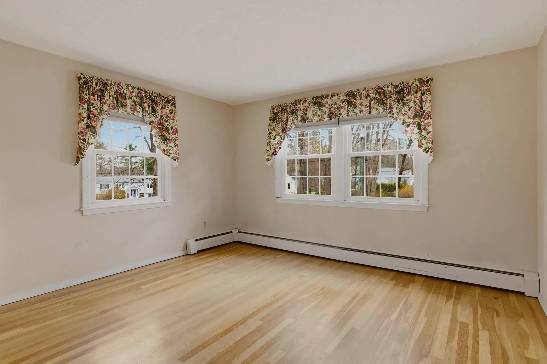 6 Alden Avenue North Hampton NH 03862