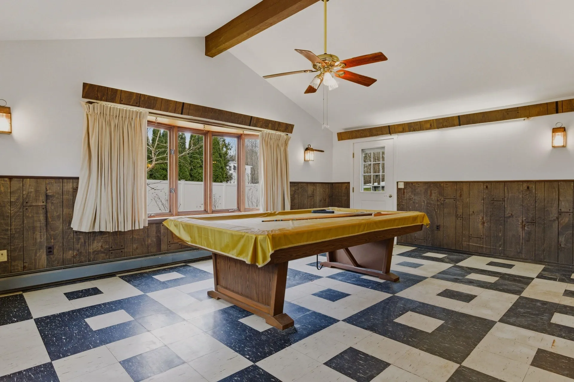 6 Alden Avenue North Hampton NH 03862