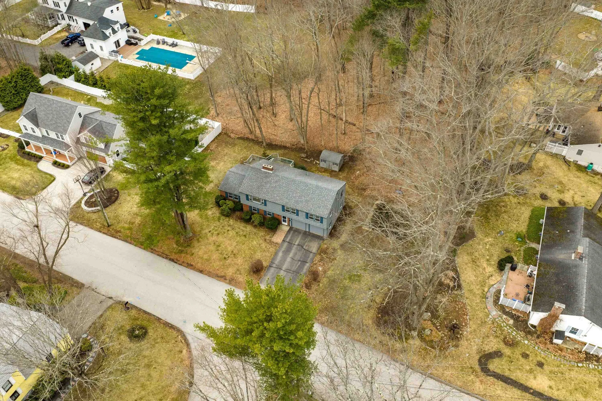 6 Alden Avenue North Hampton NH 03862