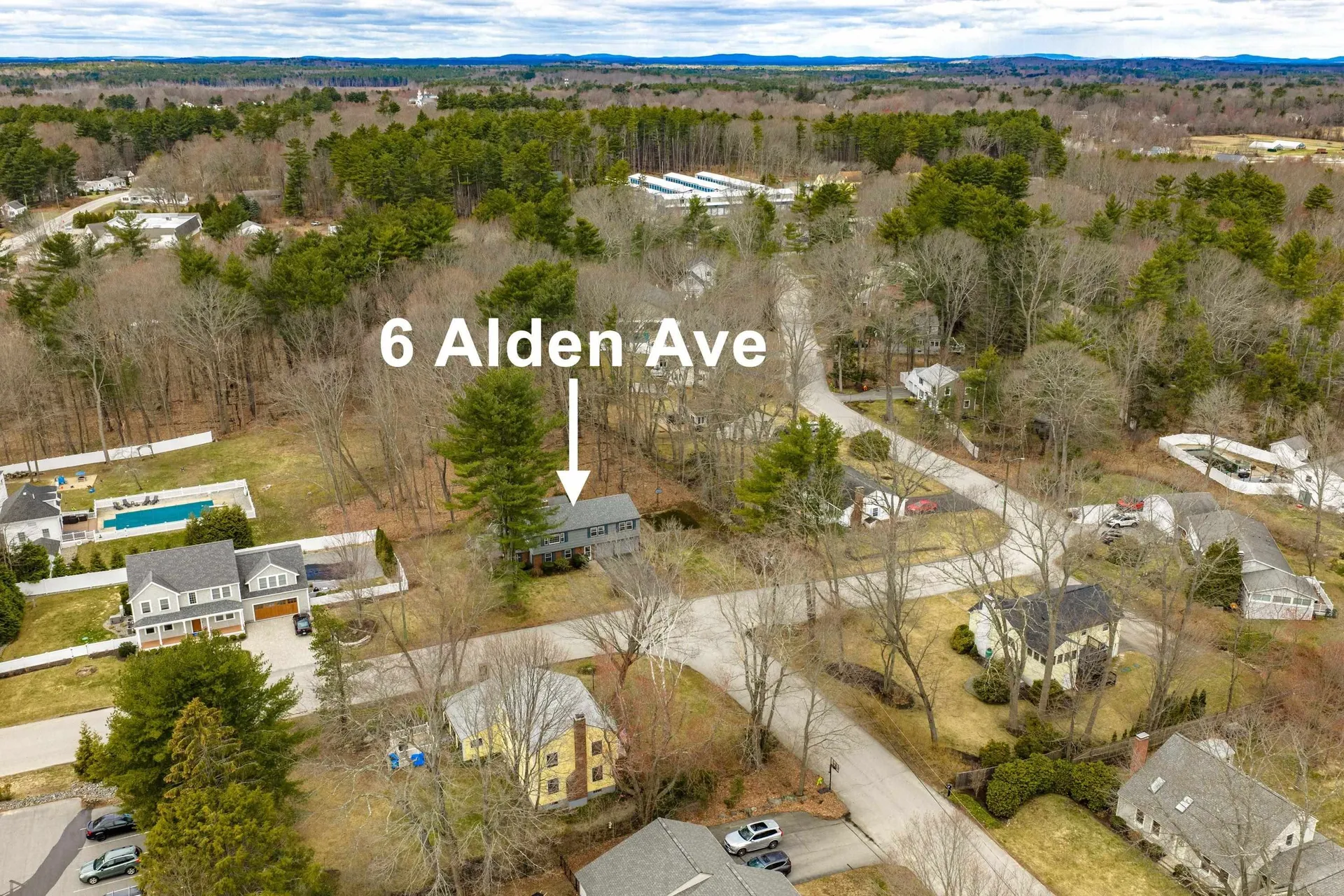 6 Alden Avenue North Hampton NH 03862