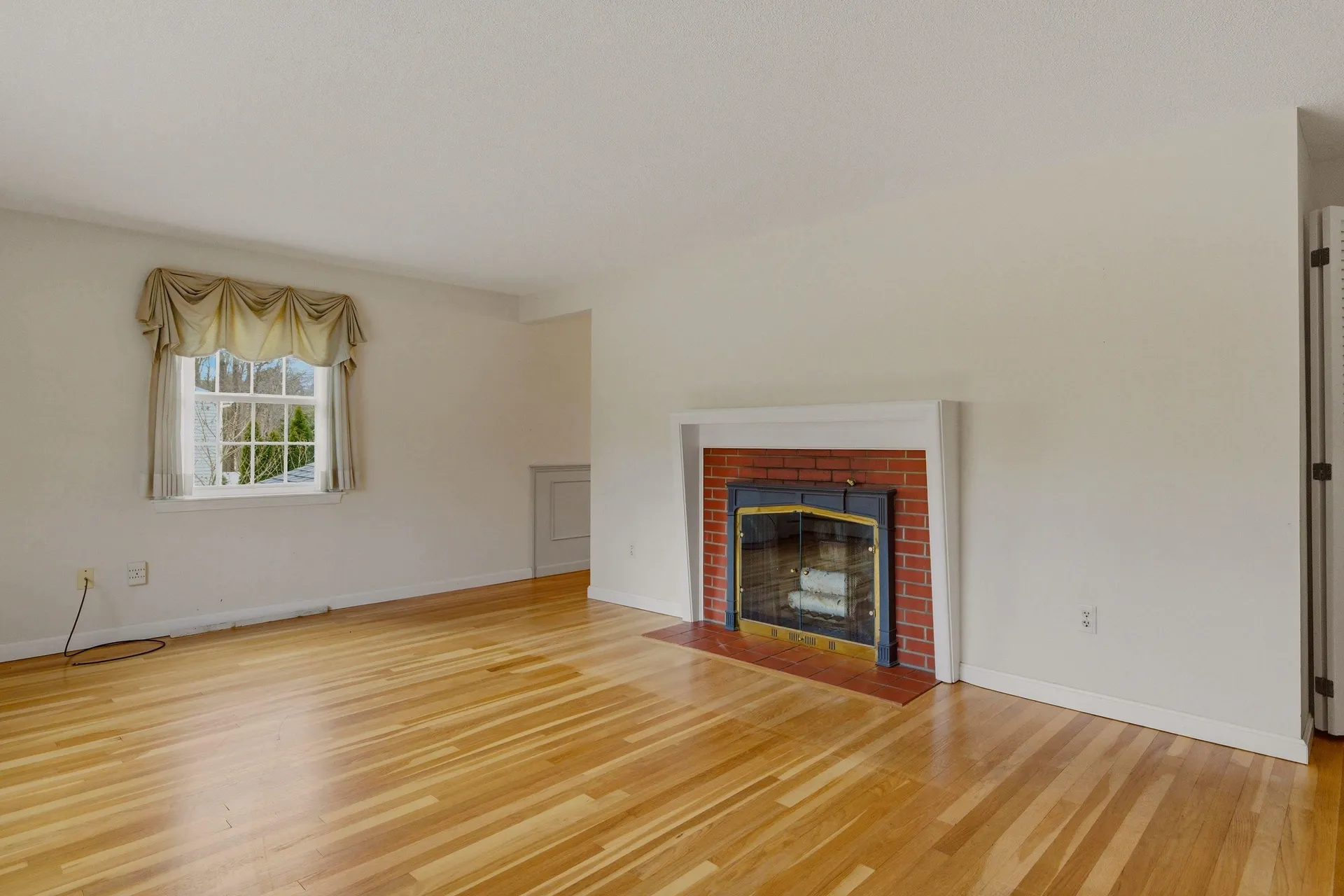 6 Alden Avenue North Hampton NH 03862