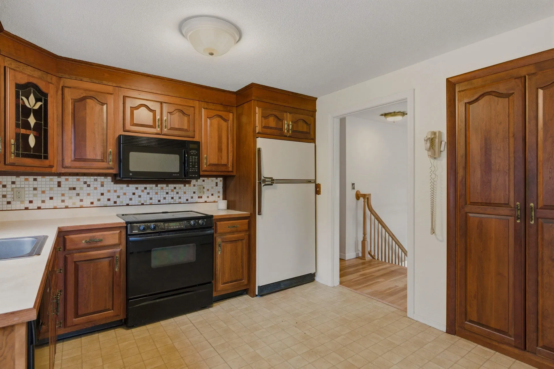 6 Alden Avenue North Hampton NH 03862