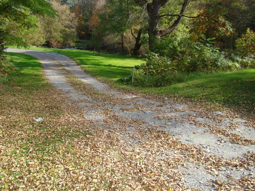 2122 Vt. Route 140 Highway Poultney VT 05764