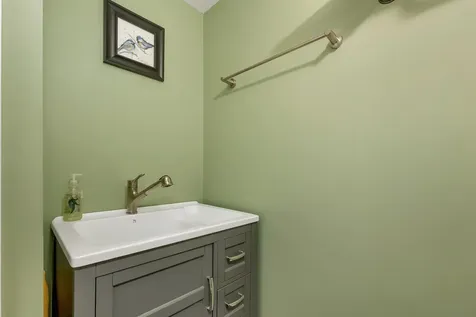 133 Main Street Meredith NH 03253