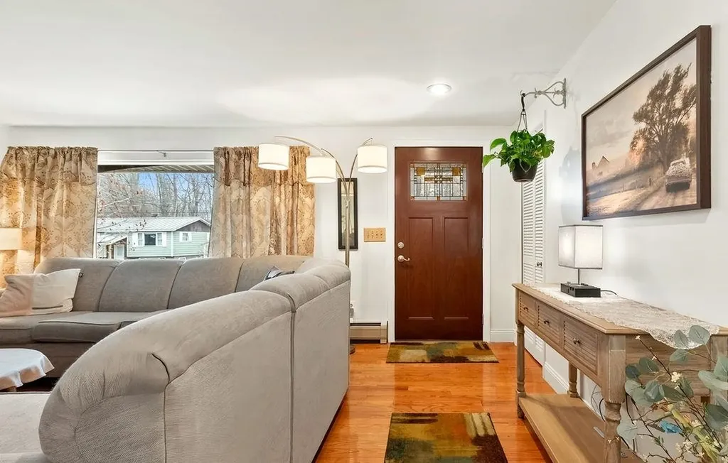 79 East Street Claremont NH 03743