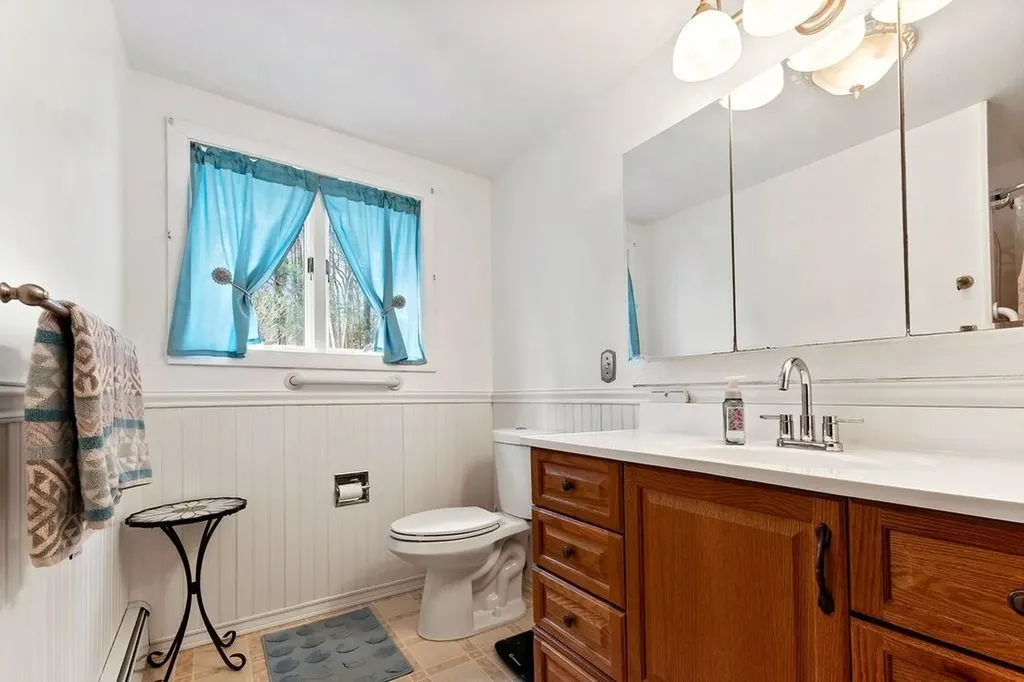 79 East Street Claremont NH 03743