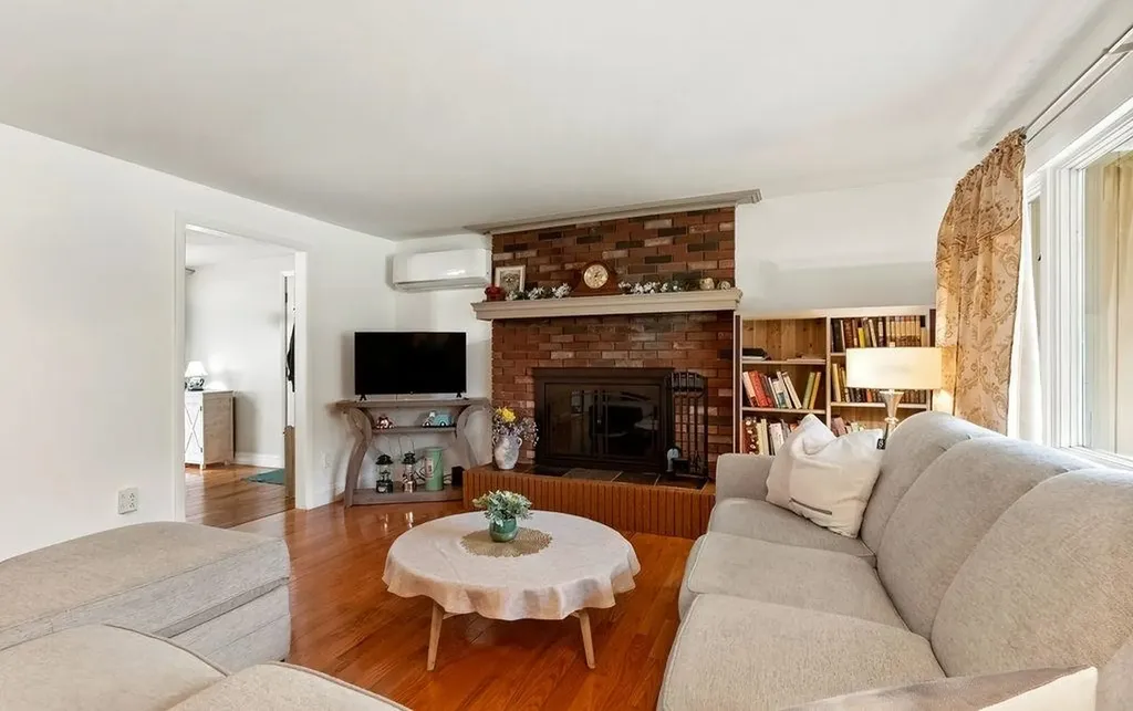 79 East Street Claremont NH 03743