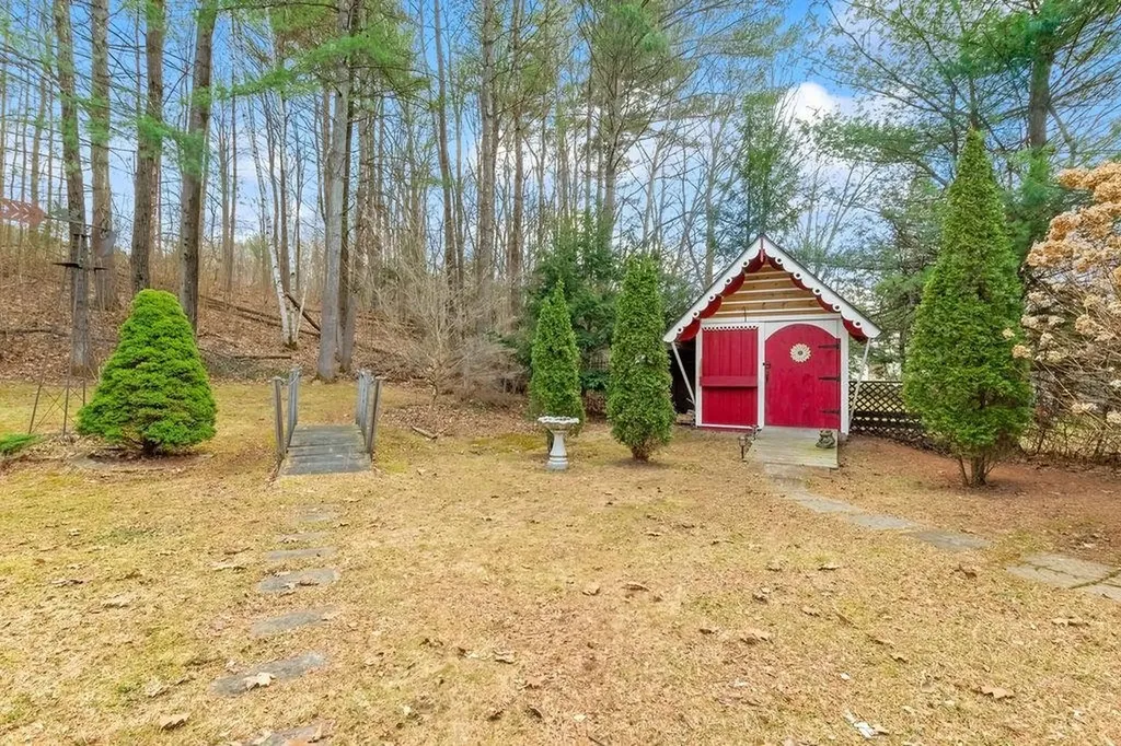 79 East Street Claremont NH 03743