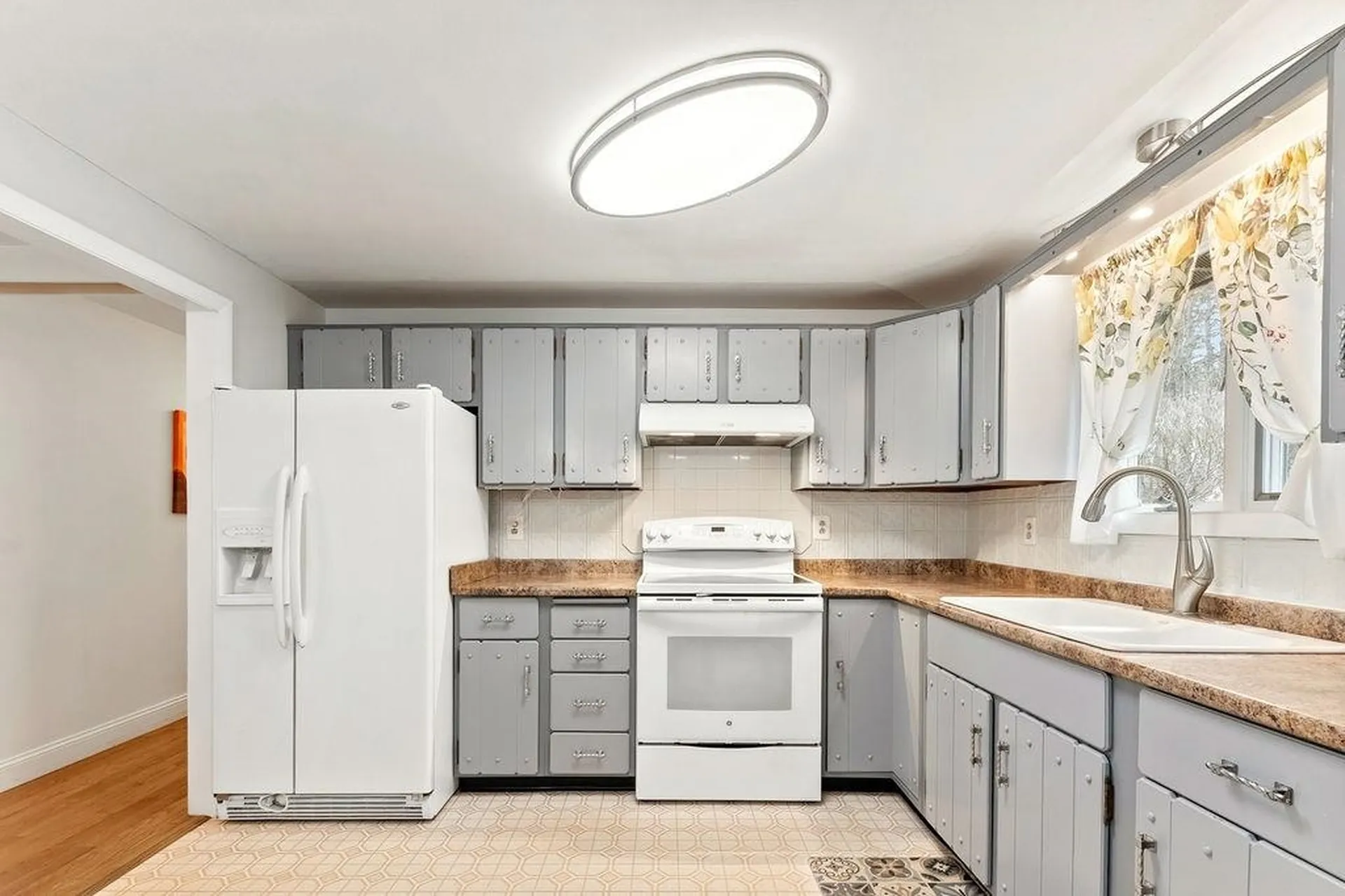 79 East Street Claremont NH 03743