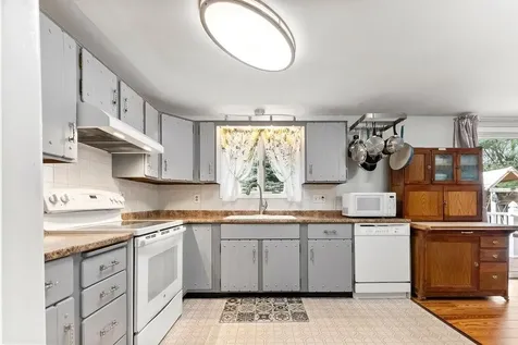 79 East Street Claremont NH 03743