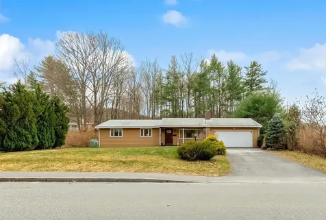 79 East Street Claremont NH 03743