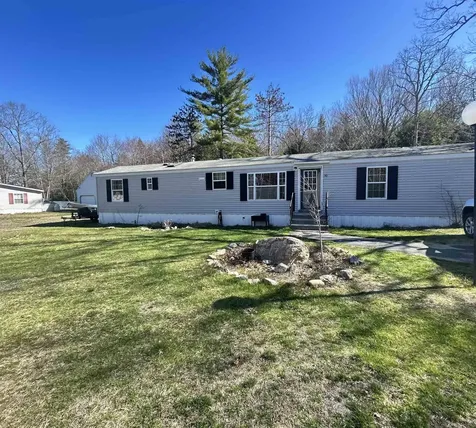 90 Spruce Drive Farmington NH 03835
