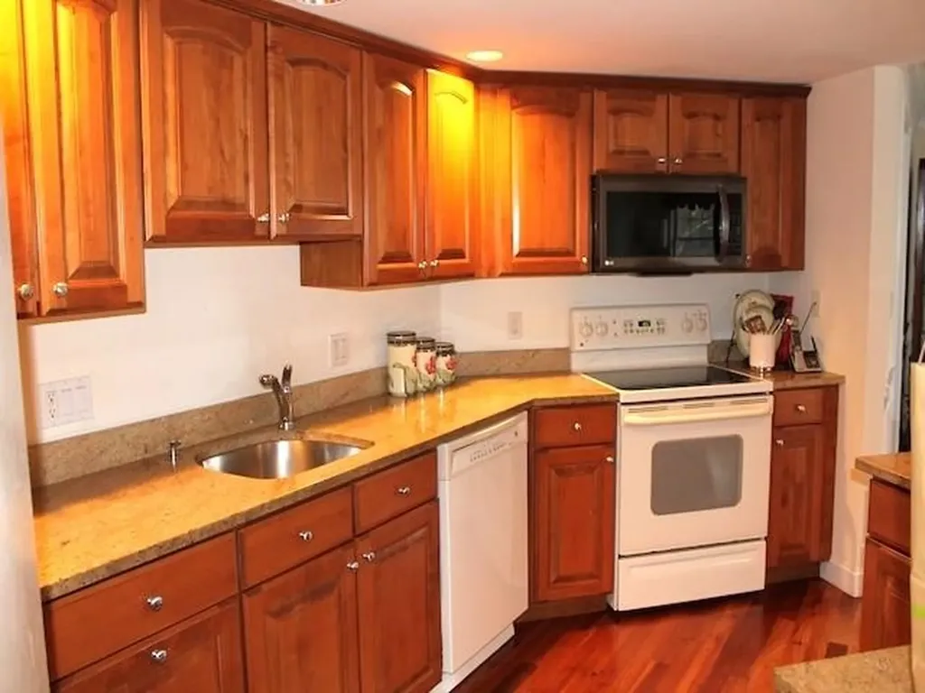 2 Sterling Hill Lane Exeter NH 03833