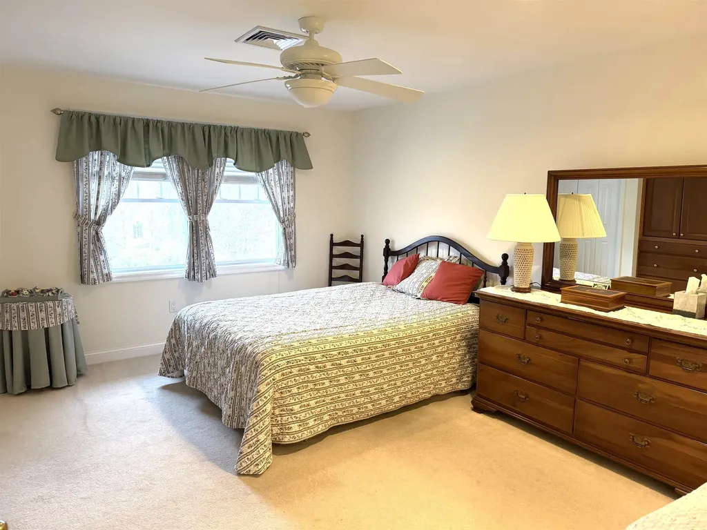 2 Sterling Hill Lane Exeter NH 03833