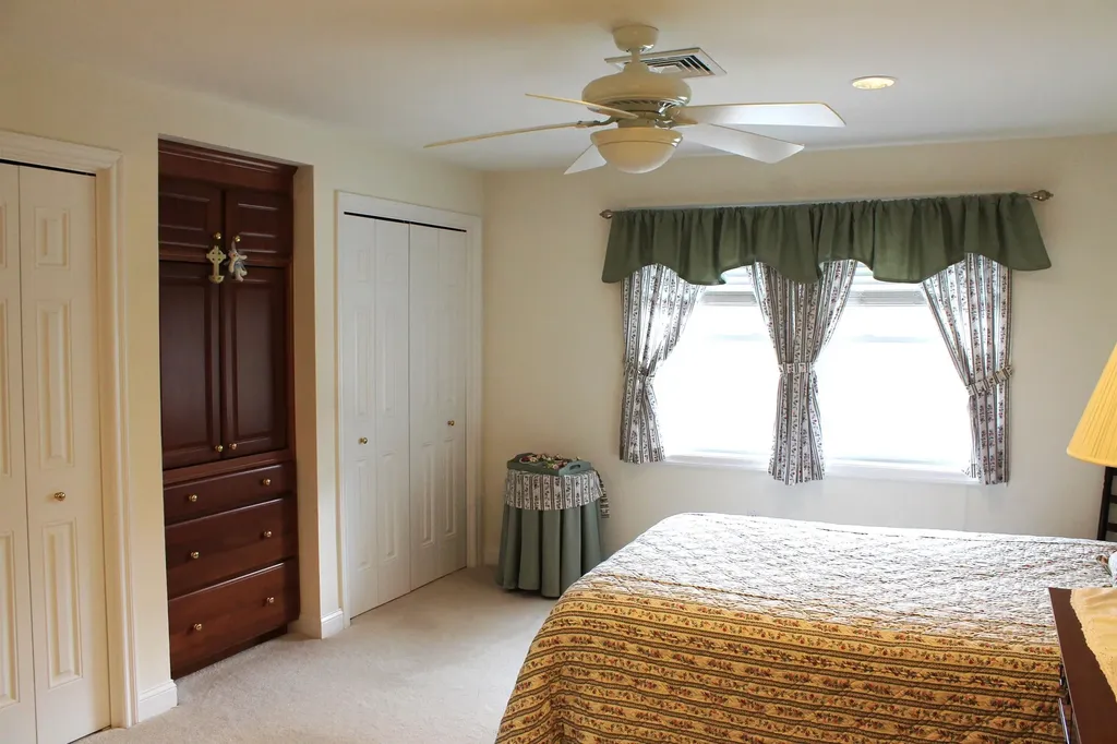 2 Sterling Hill Lane Exeter NH 03833