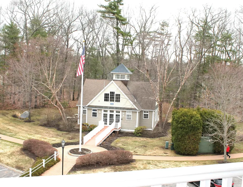 2 Sterling Hill Lane Exeter NH 03833