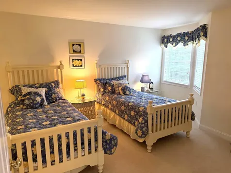2 Sterling Hill Lane Exeter NH 03833