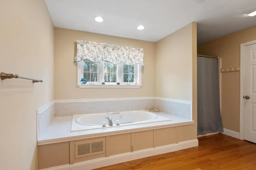 21 Edinburgh Road Windham NH 03087