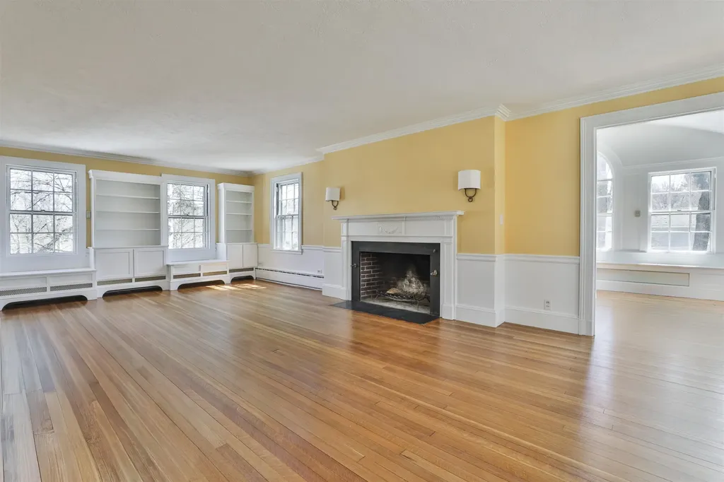 73 Berkeley Street Nashua NH 03064