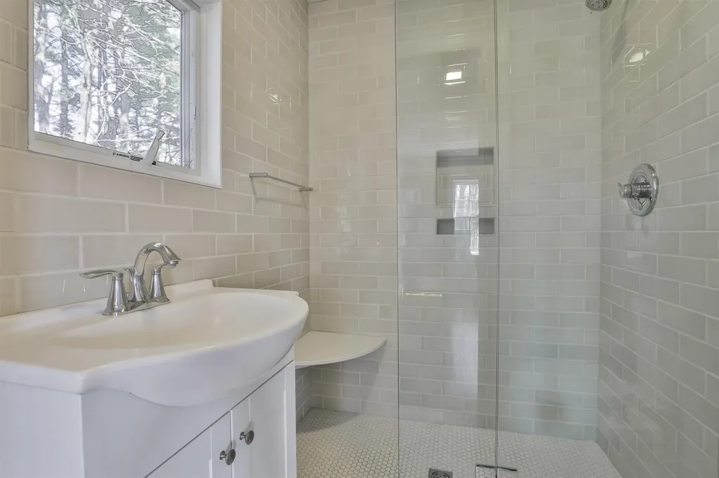 73 Berkeley Street Nashua NH 03064