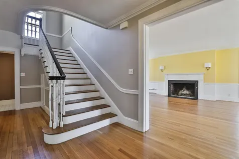 73 Berkeley Street Nashua NH 03064