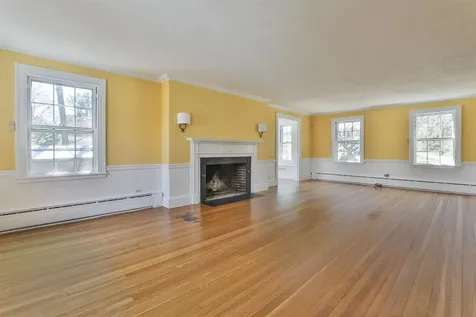 73 Berkeley Street Nashua NH 03064