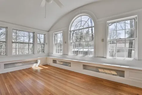 73 Berkeley Street Nashua NH 03064