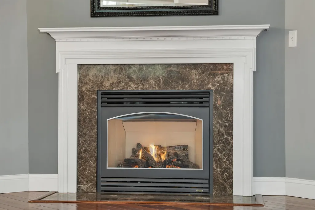 7 Leaor Circle Hudson NH 03051