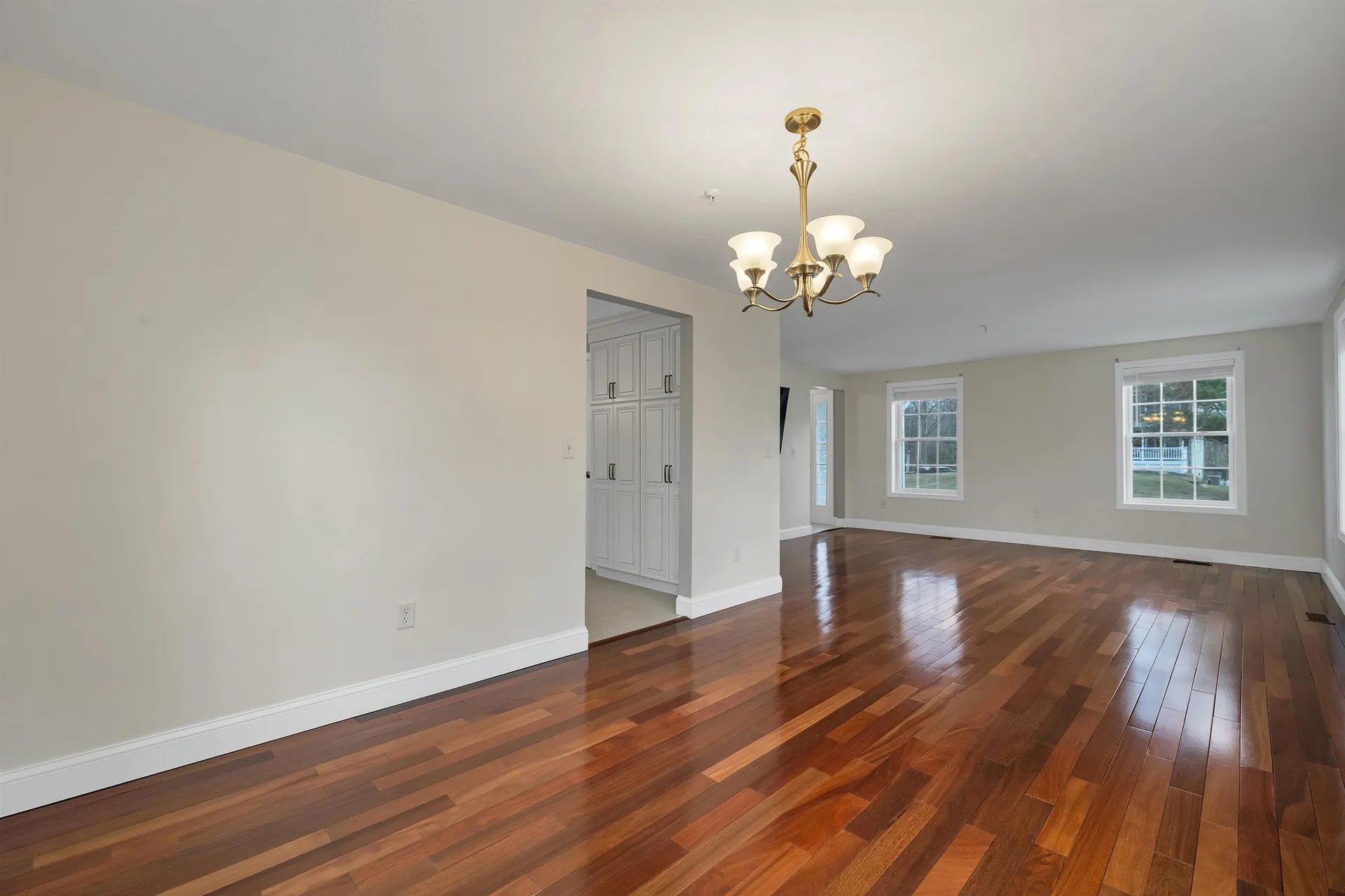 7 Leaor Circle Hudson NH 03051