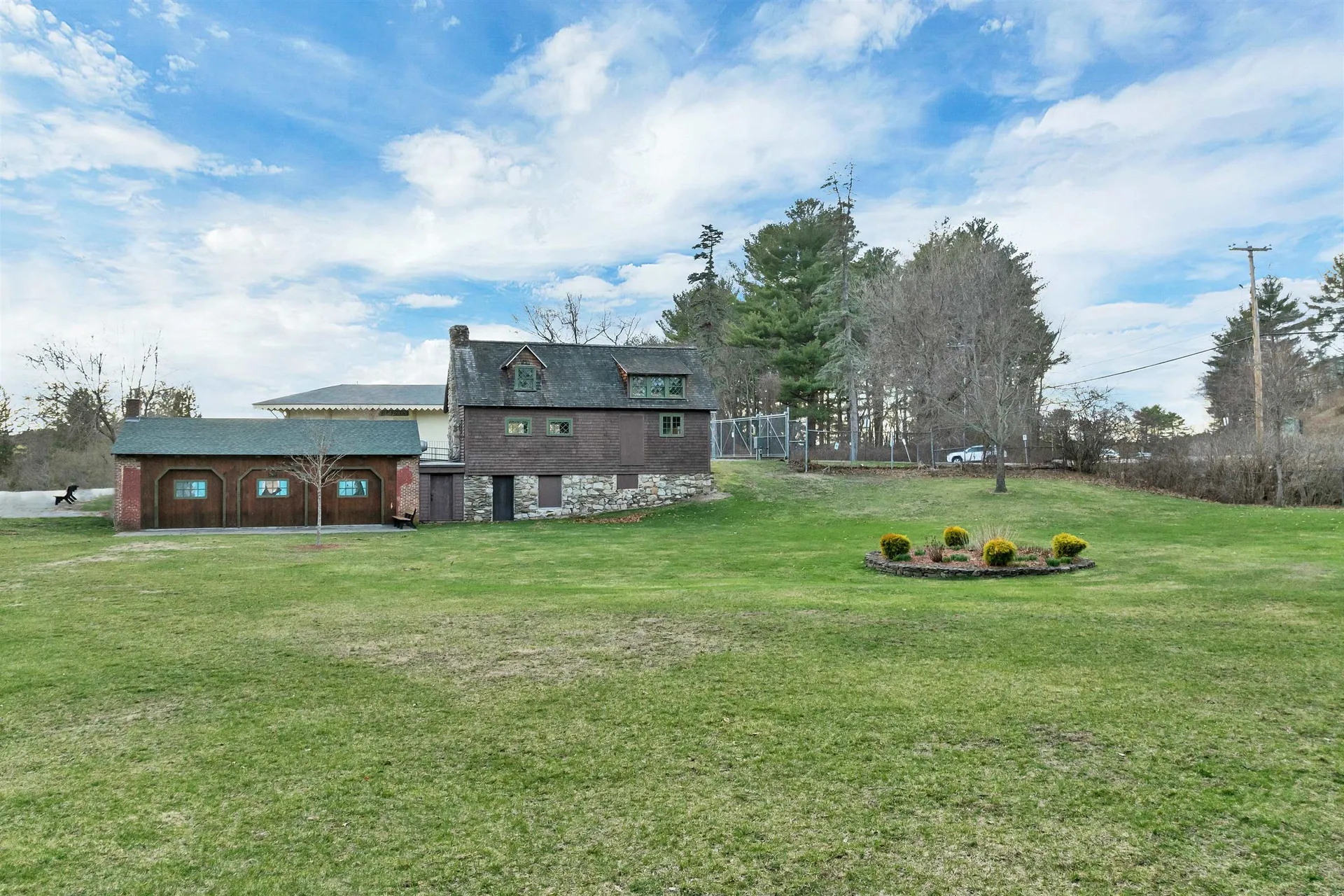 7 Leaor Circle Hudson NH 03051