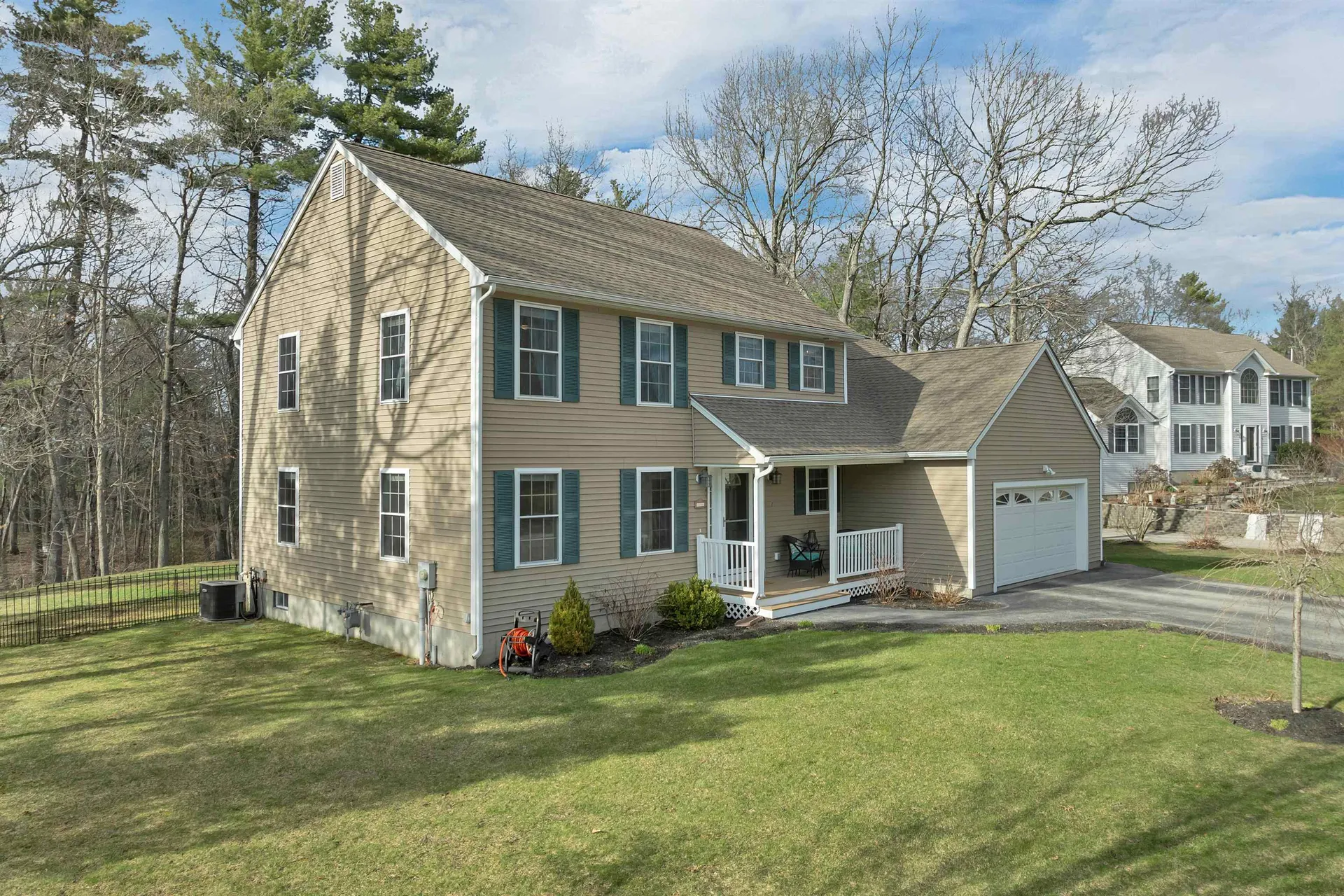 7 Leaor Circle Hudson NH 03051