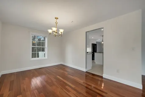 7 Leaor Circle Hudson NH 03051