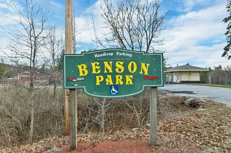7 Leaor Circle Hudson NH 03051