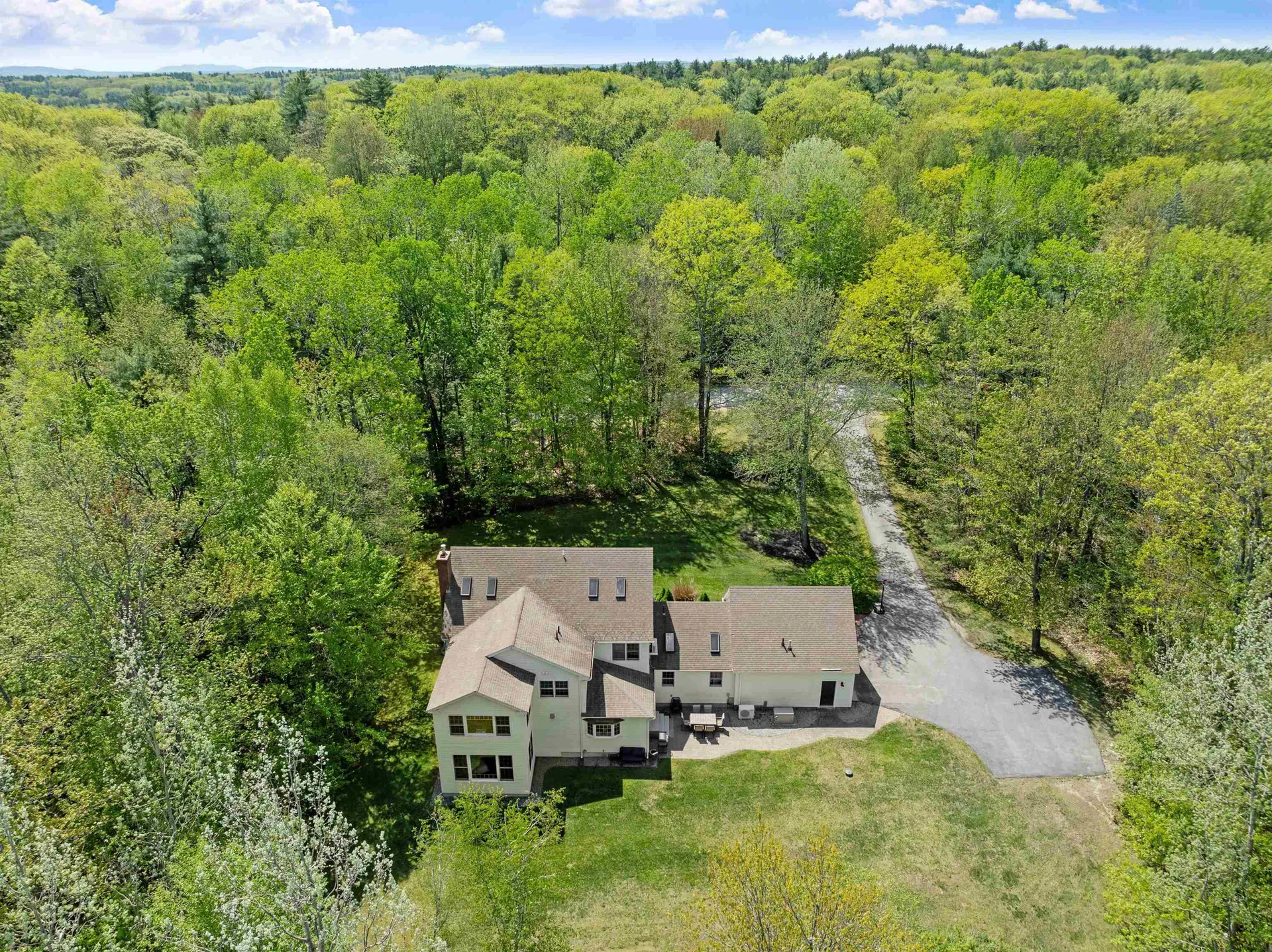 211 Hedgerose Lane Hopkinton NH 03229