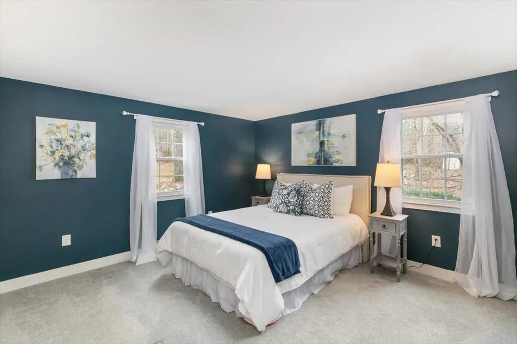 14 Schaefer Circle Hudson NH 03051