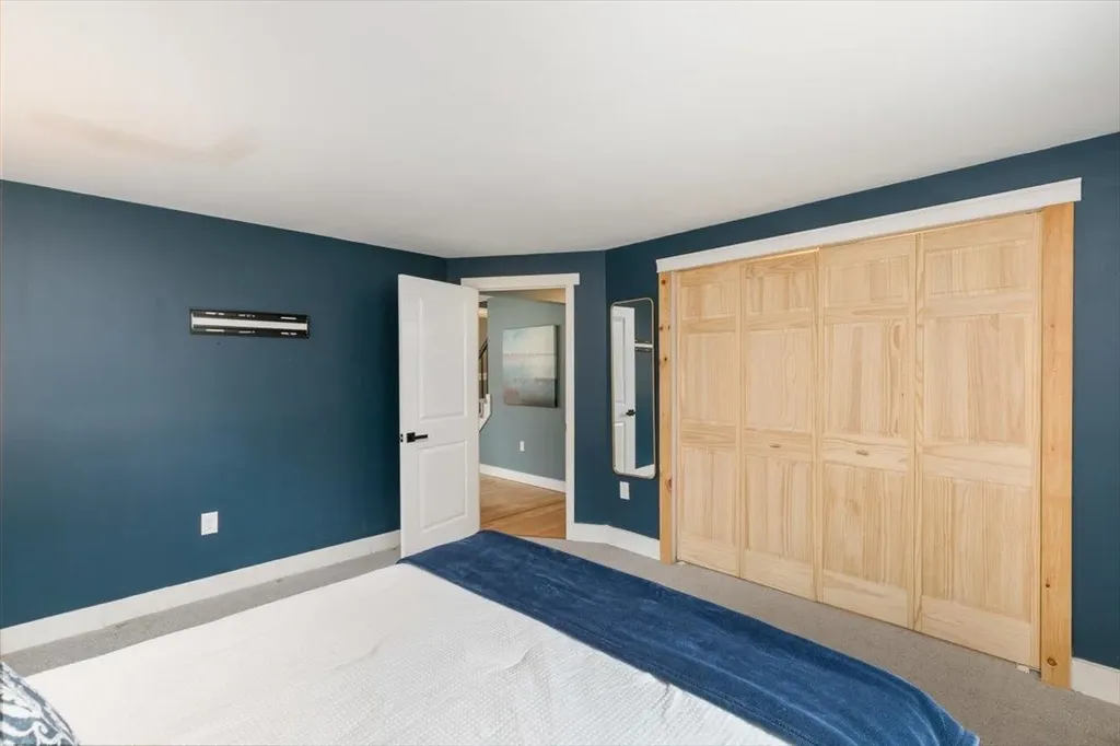 14 Schaefer Circle Hudson NH 03051