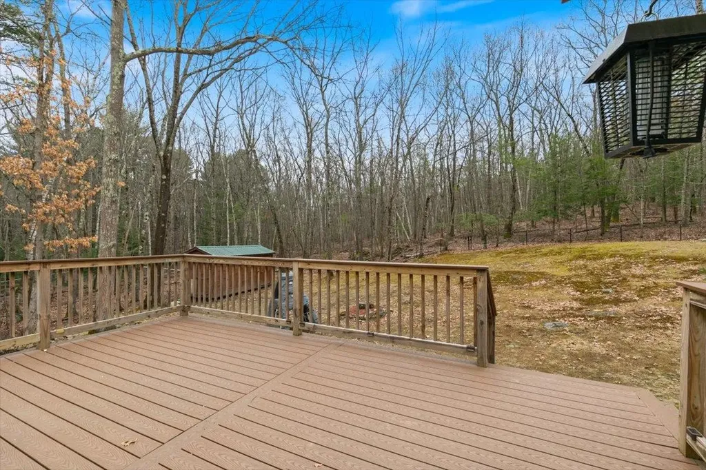 14 Schaefer Circle Hudson NH 03051