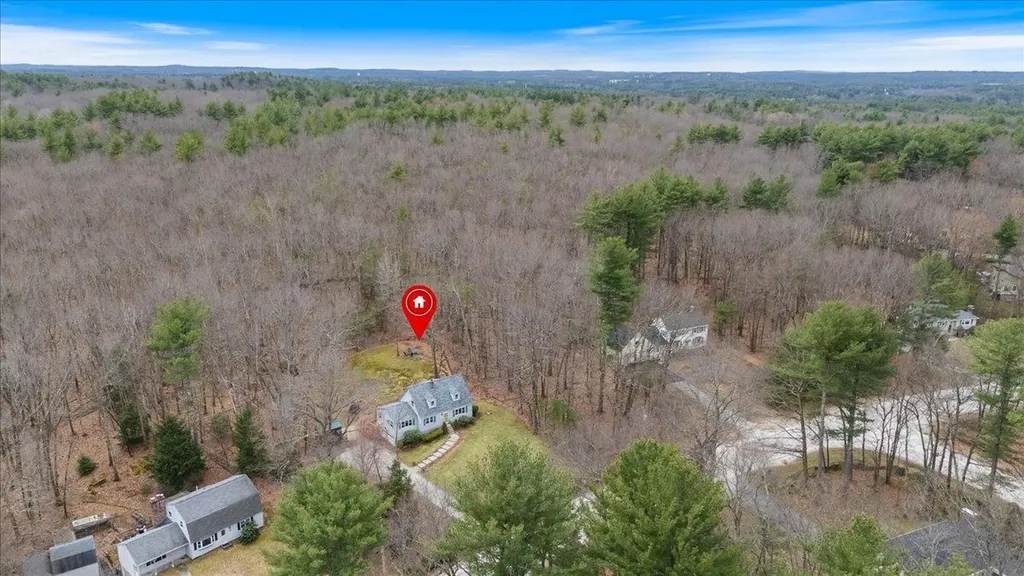 14 Schaefer Circle Hudson NH 03051