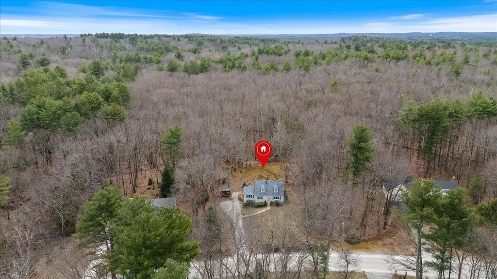14 Schaefer Circle Hudson NH 03051